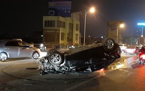 Tai nạn liên hoàn giữa 3 ô tô trên cầu Vĩnh Tuy