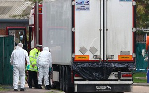 Mirror: Ám ảnh những "dấu tay máu" tuyệt vọng bên trong container chứa 39 thi thể ở Anh
