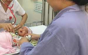 Bé 24 ngày tuổi suýt mất mạng do mẹ uống lá lợi sữa sau sinh