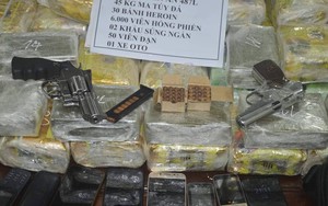 2 thanh niên mang súng ngắn chứa đầy đạn vận chuyển lô ma túy “khủng” đi giao hàng