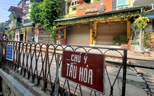 Hàng quán phố đường tàu Hà Nội đóng cửa, tiểu thương lo mất trắng trước tin dẹp tiệm