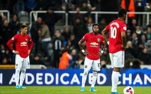 Thua mất mặt trước Newcastle, Man United tiến gần nhóm xuống hạng Premier League