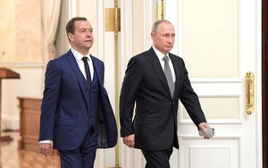 Tổng thống Putin quyết định tăng lương cho mình và Thủ tướng Medvedev