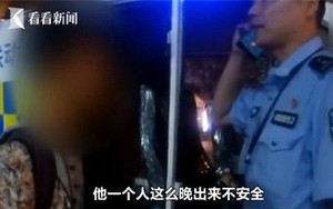 Bé trai 13 tuổi một mình đi tàu trong đêm, cảnh sát gọi điện liên hệ với gia đình và bất ngờ trước câu trả lời của bố mẹ