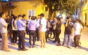 "Tiêm được 30 giây thì con tôi lả người đi, nôn mửa"