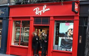 Gia tộc tỷ phú Hà Lan bí ẩn kiếm 4 tỷ USD trong mùa hè nhờ bán Ray-Ban