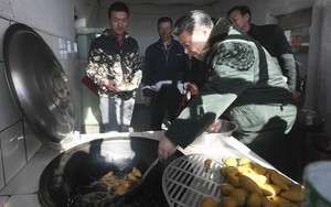 Đằng sau hiệu triệu xóa nghèo khí thế của ông Tập Cận Bình: Nông thôn tái nghèo, nông dân thèm được như Triều Tiên