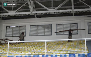 Bi hài SEA Games 30: Chủ nhà "giật gấu vá vai", sân Rizal vừa cho thi đấu vừa tiếp tục sửa