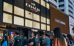 Tại sao các công ty nước ngoài luôn phải "nhìn trước ngó sau" khi hoạt động ở thị trường Trung Quốc, bị tẩy chay đồng loạt nhưng vẫn không dám từ bỏ?