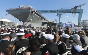 Hải quân Mỹ làm "lễ rửa tội" cho tàu sân bay USS John F. Kennedy