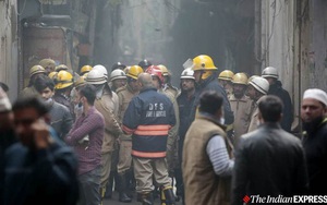 Ma trận hẻm thổi bùng đám cháy lớn, gần 50 người thiệt mạng