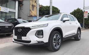 Giá kênh cả trăm triệu, Hyundai Santa Fe 2019 vẫn bán chạy, gần dọn kho trong tháng đầu mở bán