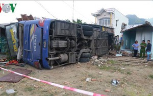 Hành khách kể lại vụ xe khách lao vào nhà dân ở Khánh Hòa