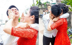 Anh trai bật khóc nức nở trong ngày em gái đi lấy chồng và 4 bức ảnh gây "sốt" mạng xã hội