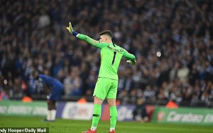 Đằng sau màn "bật thầy" của Kepa là một Chelsea trong cơn đại loạn