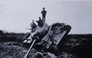 Bài báo năm 1979 viết về chiến tranh biên giới phía Bắc: Chiến trường phơi xác xe tăng địch