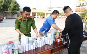 Hà Tĩnh: Học sinh giao nộp hơn 20kg pháo, thuốc pháo trước giao thừa