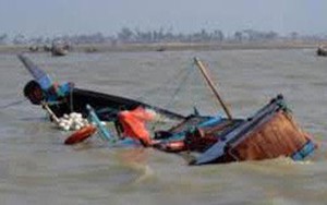 Chìm đò trong đêm giao thừa, 9 cháu nhỏ may mắn thoát chết