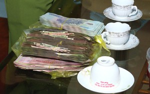 Cặp vợ chồng được người dân trả lại 120 triệu đồng đánh rơi tối mùng 1 Tết