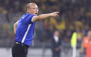 “Người hùng” Park Hang-seo “vô tình lượm bí kíp”…