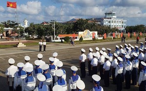 Linh thiêng lễ Chào cờ của quân dân trên đảo Trường Sa