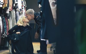Ảnh Big Daddy, Emily hôn nhau ngọt ngào sau khi công khai là vợ chồng