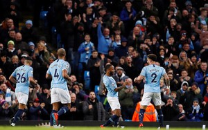 Cú hat-trick trong 15 phút giúp Man City tạo áp lực ngàn cân lên Liverpool