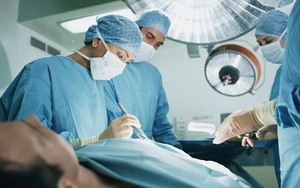Mắc bệnh tiểu đường, người đàn ông lại bị mất tinh hoàn vì lý do khó tin
