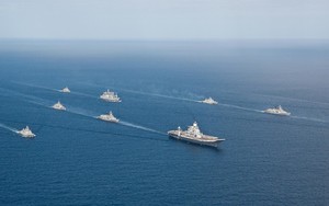 Căng thẳng sục sôi: Ấn Độ triển khai tàu sân bay, tàu ngầm "ngăn chặn" Pakistan