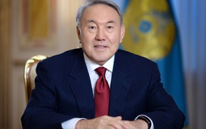 Tổng thống đầu tiên của Kazakhstan từ chức sau gần 30 năm cầm quyền