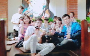 Nhờ người lạ chụp hình tập thể giúp chính là vụ đánh cuộc 9 phần thua 1 phần thắng?