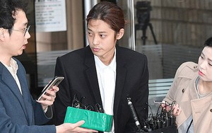 Jung Joon Young trình diện thẩm vấn trước khi bị bắt: Bật khóc nhưng lại là cảnh cầm giấy xin lỗi quen thuộc