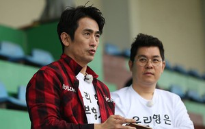 Diễn viên phim "Ông trùm" Cha In Pyo bất ngờ đến thăm HLV Park Hang-seo