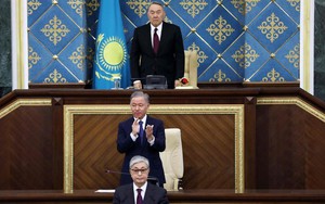 TT Kazakhstan từ chức, quyền lực vẫn gần như nguyên vẹn: "Người cha của dân tộc" đã tính toán kĩ lưỡng?