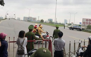 CSGT dùng mô tô đặc chủng đưa cháu bé đi cấp cứu khi đường bị cấm phục vụ đoàn xe chở Chủ tịch Triều Tiên