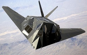 Mỹ lôi "thây ma" F-117 khỏi quan tài: Hé lộ bí mật động trời - Sợ S-400 Nga "vít cổ" F-22