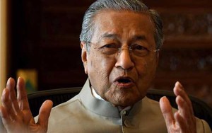 Vụ MH370: Tuyên bố bất ngờ của thủ tướng Mahathir làm "nức lòng" người dân Malaysia