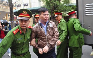 Nam ca sỹ Châu Việt Cường nhét tỏi vào miệng bạn gái bị đề nghị mức án 13 - 14 năm tù giam