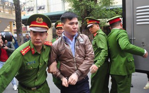 Nam ca sỹ Châu Việt Cường nhét tỏi vào miệng bạn gái bị đề nghị mức án 13 - 14 năm tù giam