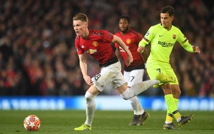 Man United khuynh đảo Paris, nhưng Nou Camp là một nơi rất khác