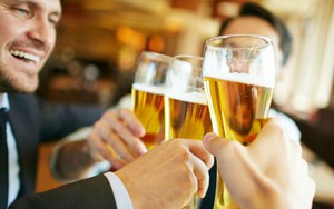Nghiên cứu mới 'đập tan ảo tưởng' của những người thường xuyên uống rượu