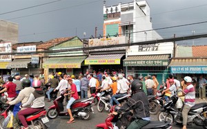 Chích điện ông chủ tiệm vàng rồi cố thủ