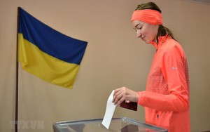 Bầu cử tổng thống Ukraine: Cử tri bắt đầu đi bầu vòng hai