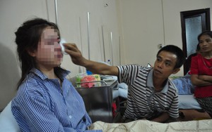 Nghe tin con gái rạch mặt người khác, mẹ ngã gục tại bệnh viện