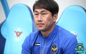 Thua trận ra quân, tân HLV Incheon United nói điều khiến Công Phượng phải lo sốt vó