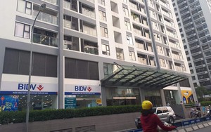Nạn nhân bị người đàn ông ngoại quốc sàm sỡ trong thang máy chung cư ở Hà Nội là 1 phụ nữ và 1 bé gái
