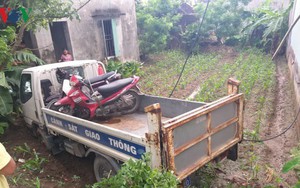 Xe cảnh sát giao thông mất lái tông nhà dân khiến một người bị thương