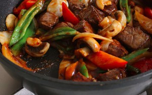 Để có món bò xào mềm ngon, bạn nhất định phải thử công thức này