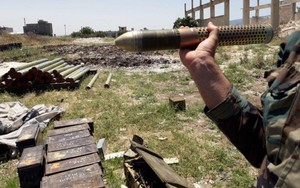 Quân đội Syria tóm sống kho vũ khí khổng lồ của phiến quân: Toàn hàng "khủng"!