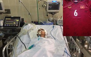 Fan Việt đấu giá áo ĐTVN để góp tiền cứu cậu bé bị tai nạn ở Cần Thơ